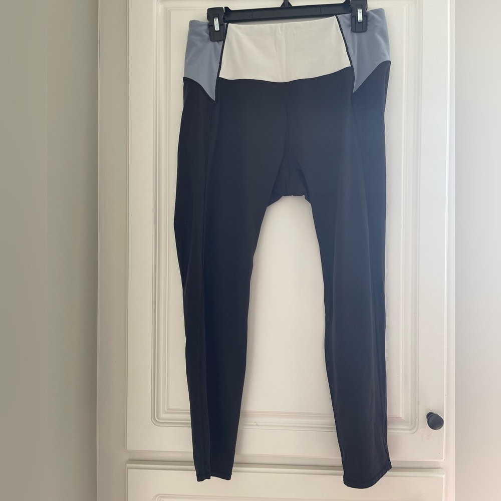 CALIA by Carrie Underwood Black, blue and white capri leggings size L
